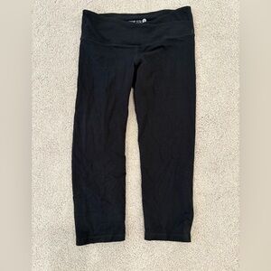 Old Navy Active Fitted Capris, Sz Small Unused
